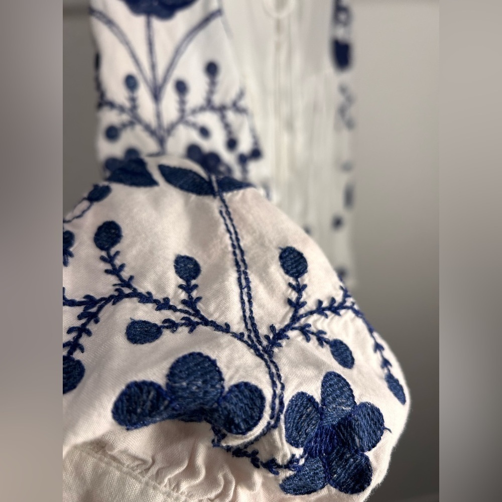 Zara Embroidered White and Blue Blouse - Picture 4 of 7